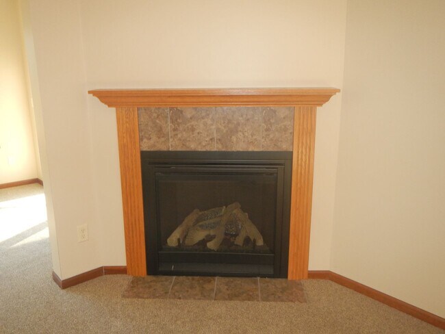 Building Photo - Nice 2 Bedroom 2 Bathroom Twinhome in Somerset