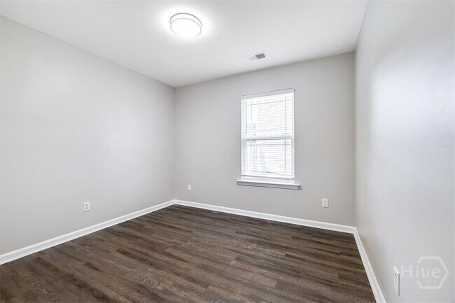 Building Photo - 6 Spg Lk Cir