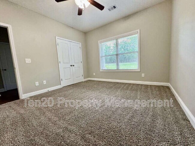Building Photo - 488 Lee Road 288