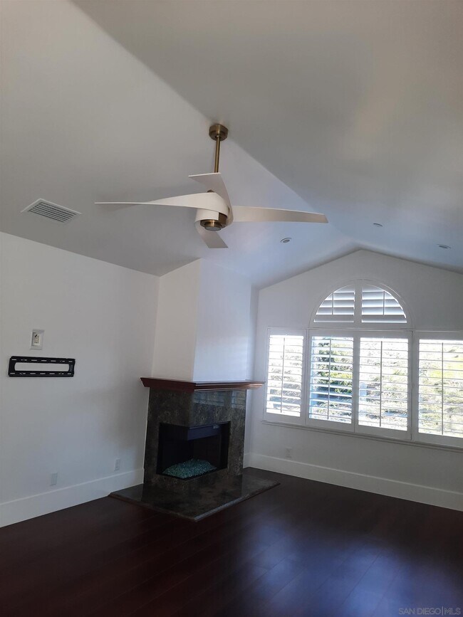 Building Photo - 2341 Canyon View Glen