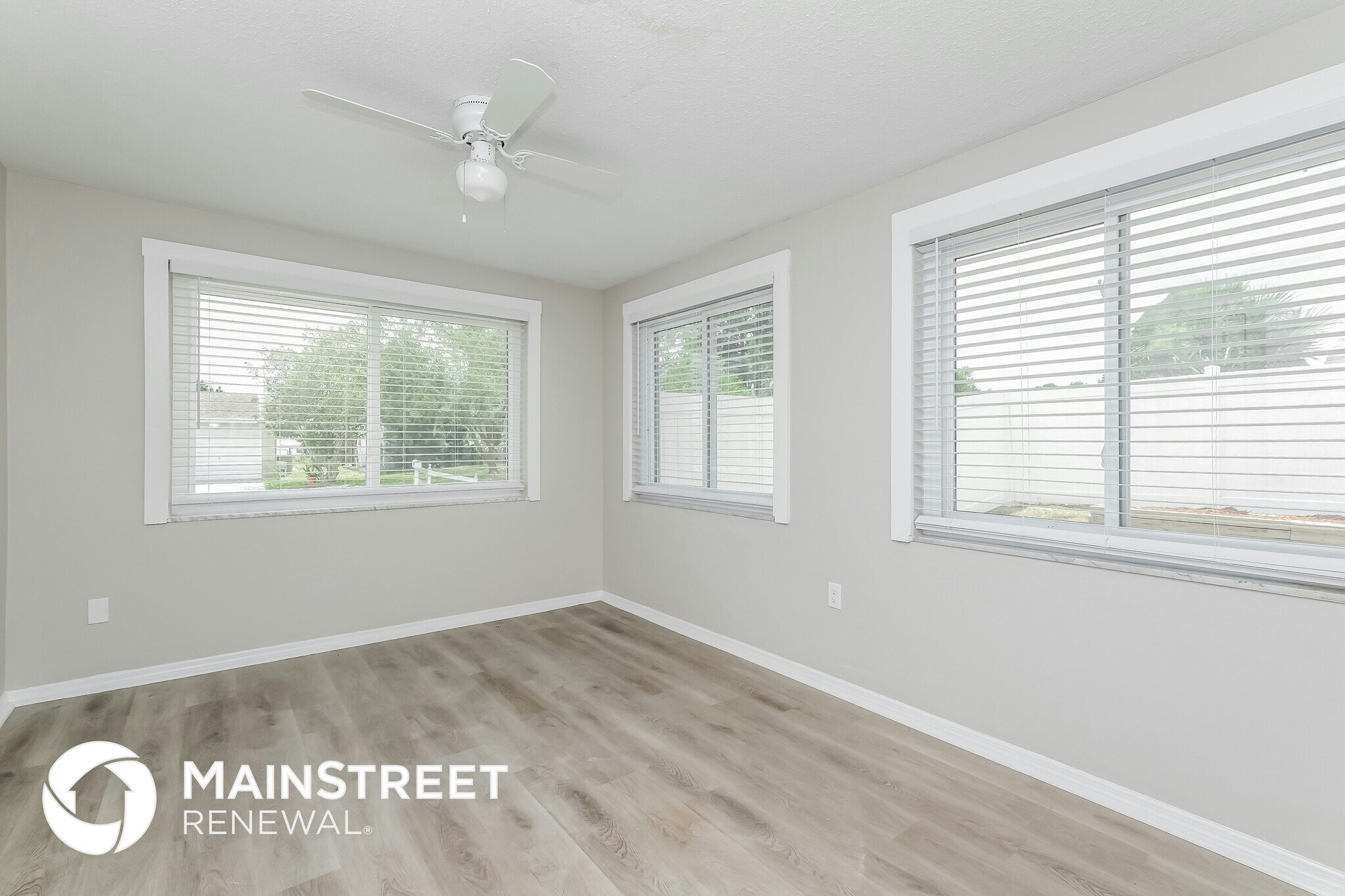 Building Photo - 5528 Daisy Dr