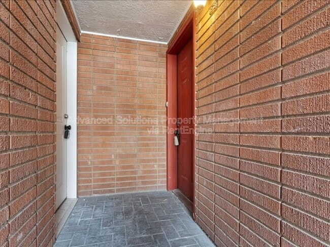 Building Photo - 3046 S 300 E