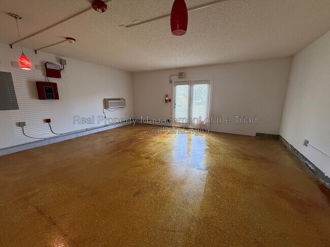 Building Photo - 809 Topsail Dr