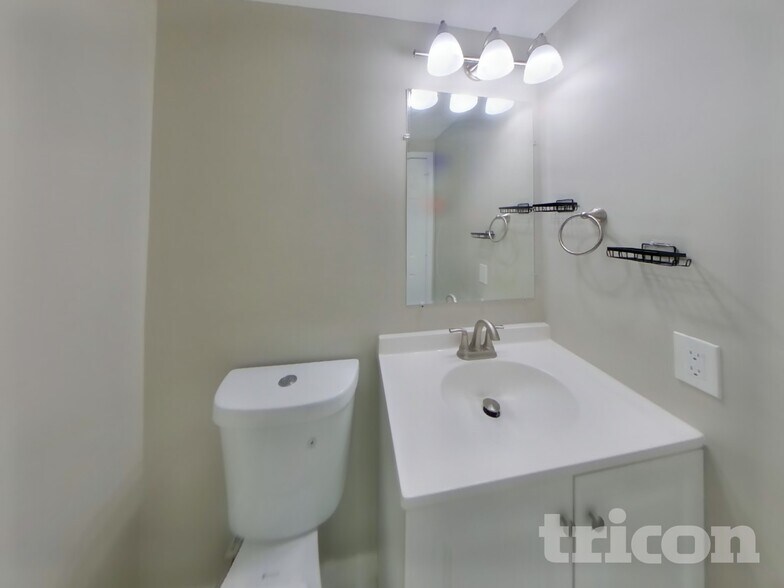 Building Photo - 13032 Thyme Ct