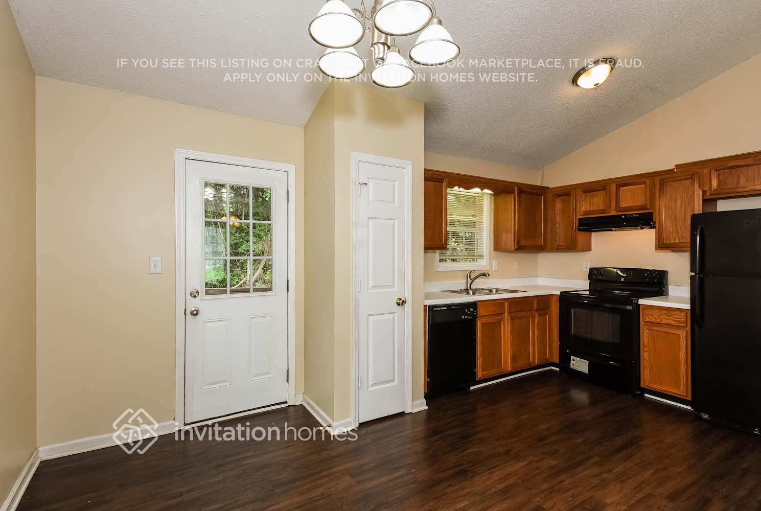 Building Photo - 240 Brookside Dr