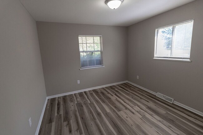 Building Photo - 3415 Balboa Ln
