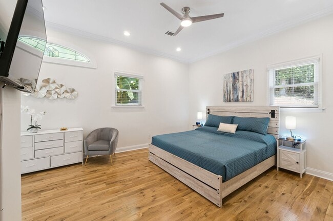 Building Photo - Fully Furnished: Beautiful 4-Bedroom Home ...