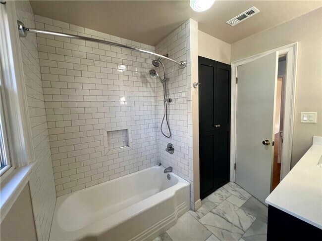 Building Photo - 436 E Prospect St