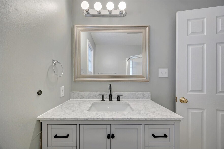 Building Photo - 3499 S Oaklawn Cir