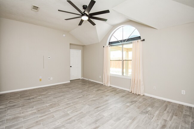 Building Photo - 23122 Beech Canyon Dr