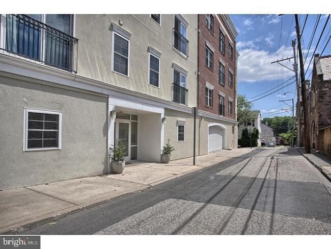 Building Photo - 135 Prospect St