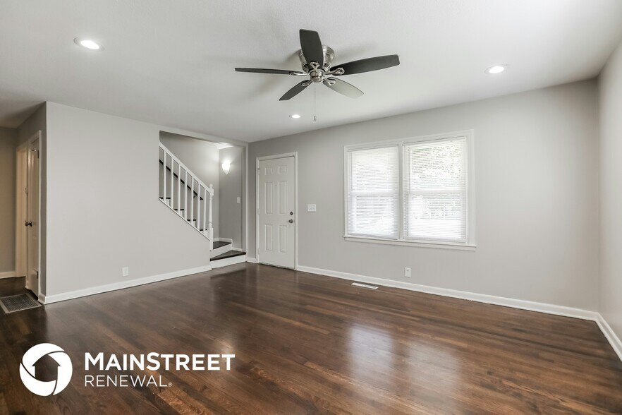 Building Photo - 7712 Oak St