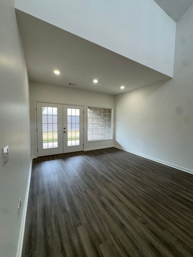 Building Photo - 3017 Olivia Ct
