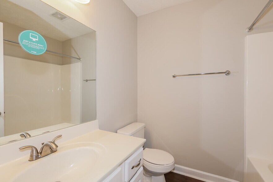 Building Photo - 1516 Beaconcrest Cir
