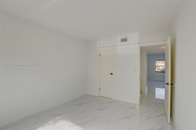 Building Photo - 2140 NE 56th St