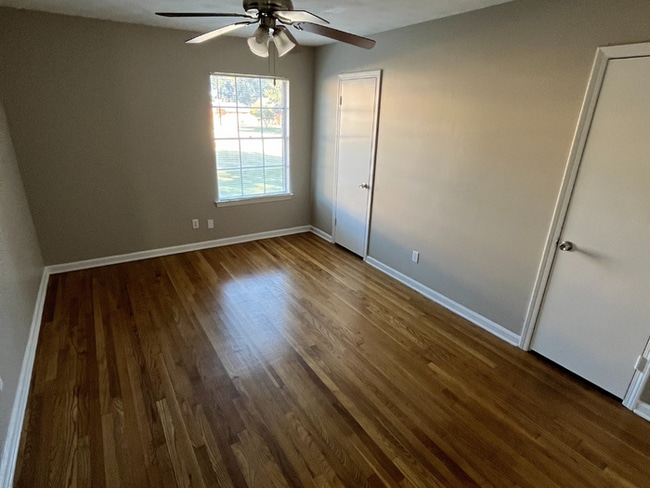 Building Photo - 1601 Favell Dr