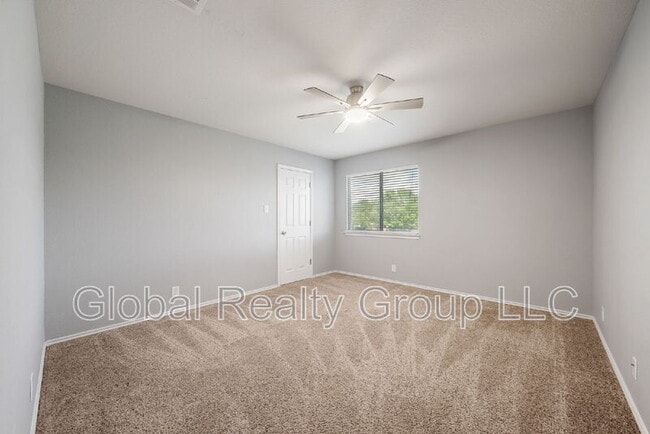 Building Photo - 2624 Cloverbrook Ln
