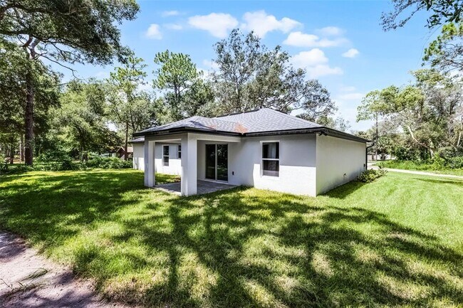 Building Photo - 320 kenora drive
