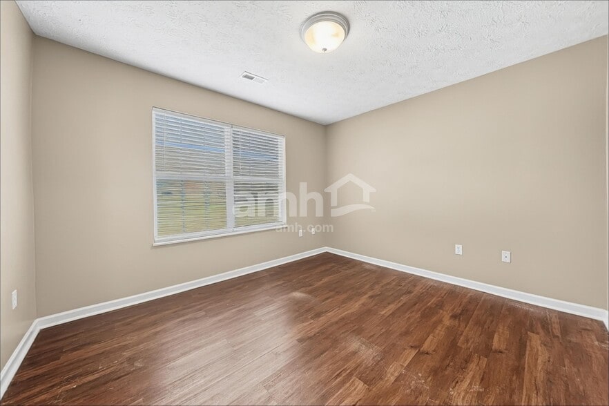 Building Photo - 6100 Glenmay Dr