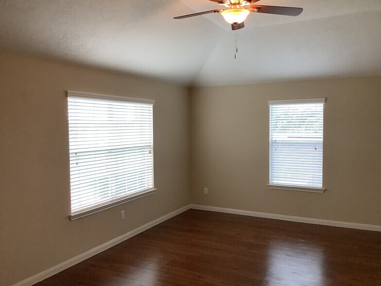 Building Photo - 2207 Steep Pine Trl