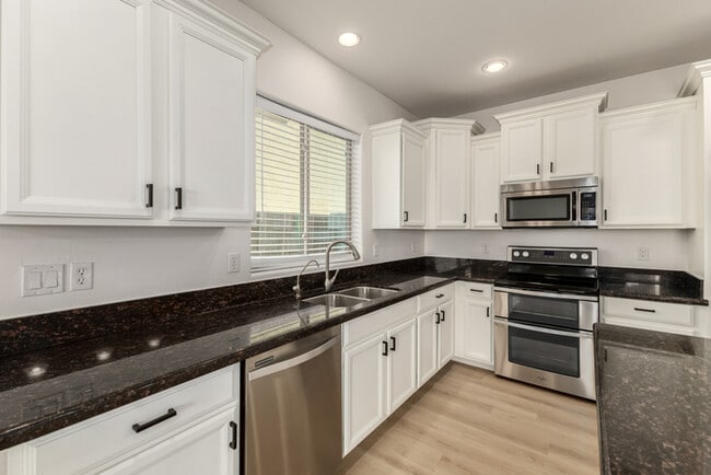 Building Photo - 2972 E Shannon St