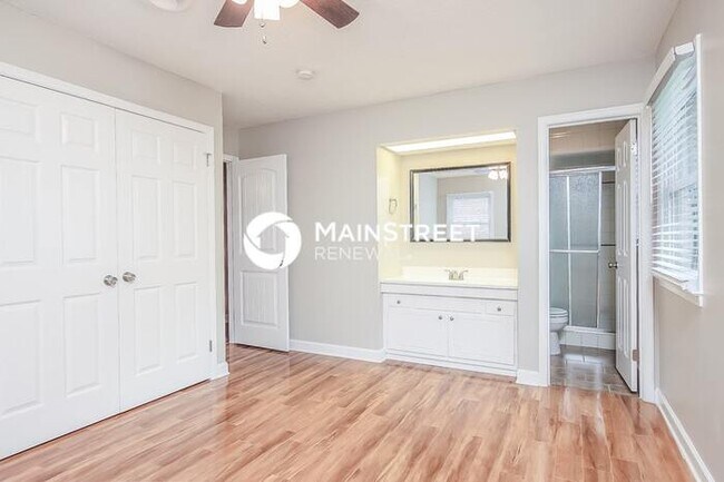 Building Photo - 3 Bedroom Pet-Friendly Home in Greensboro, NC with Main Street Renewal