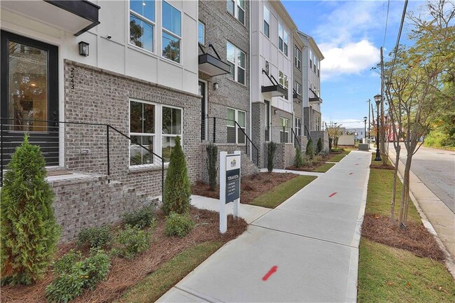 Building Photo - 2549 Astaire Ct NW