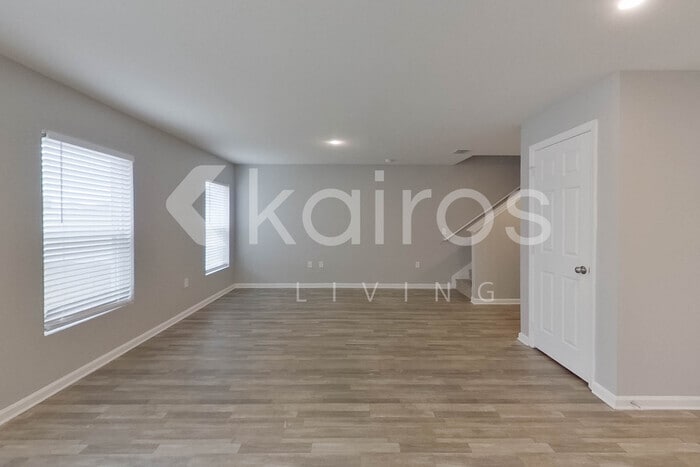 Building Photo - 1709 Nebraska Loop