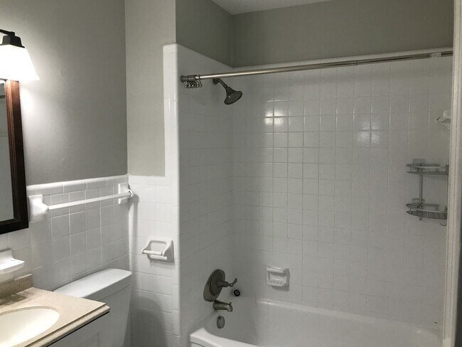 Building Photo - 3-Bedroom 2-Bath Home in Prime West Nashvi...