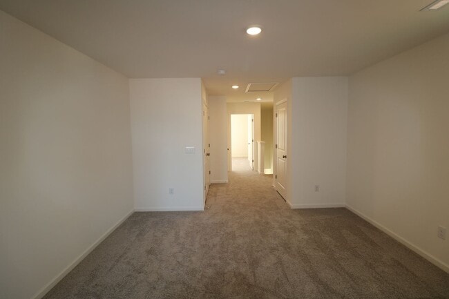 Building Photo - 624 Richard Rd