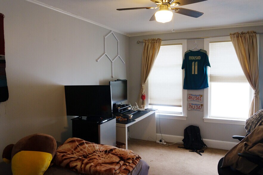 Building Photo - 11 Bowdoin St