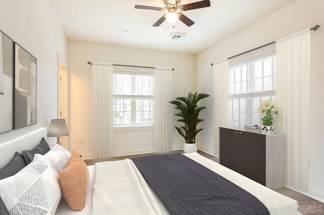 Building Photo - 361 Main St