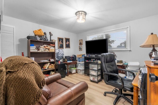 Building Photo - 10 Cold Spring St