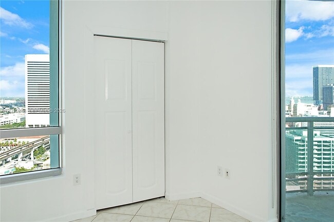 Building Photo - 350 S Miami Ave