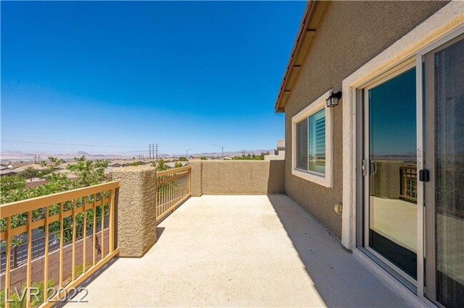 Building Photo - 4 bed+loft Green Valley Home w/City Views