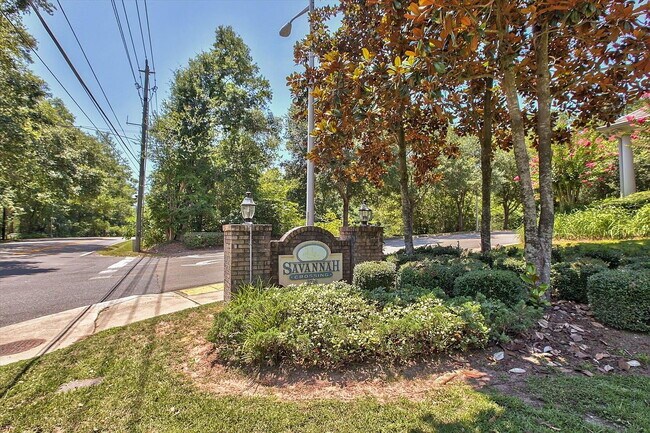 Building Photo - 3-bedroom 3-bathroom condo off Tharpe, great location, newly updated!
