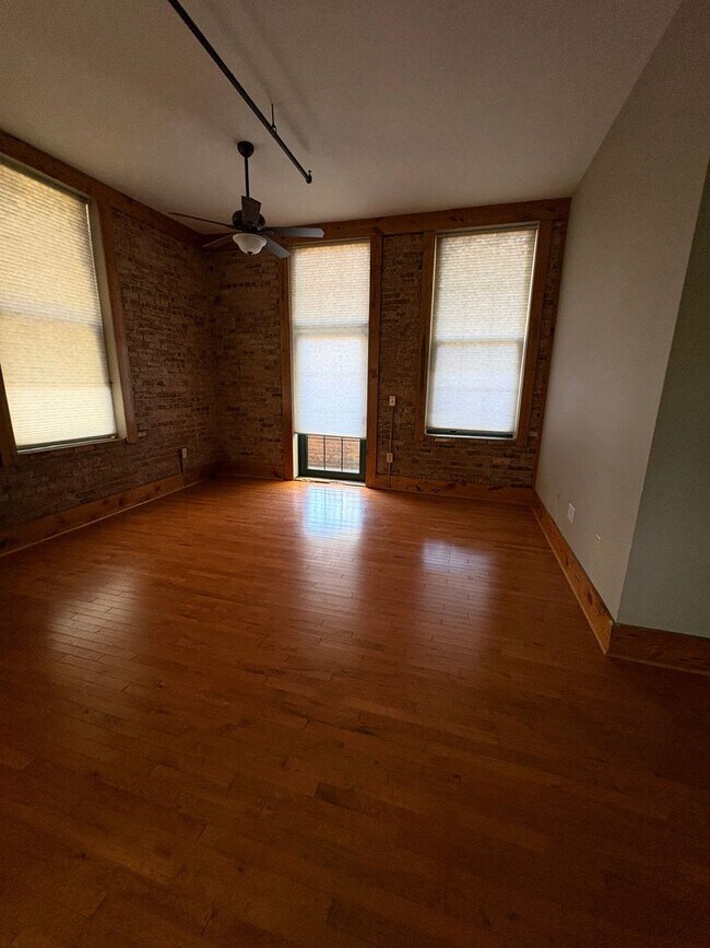 Building Photo - Lovely 2 Bedroom 2 full Bath Historical  Condo in Downtown Easley! Lawn Care and Trash Pickup inc...