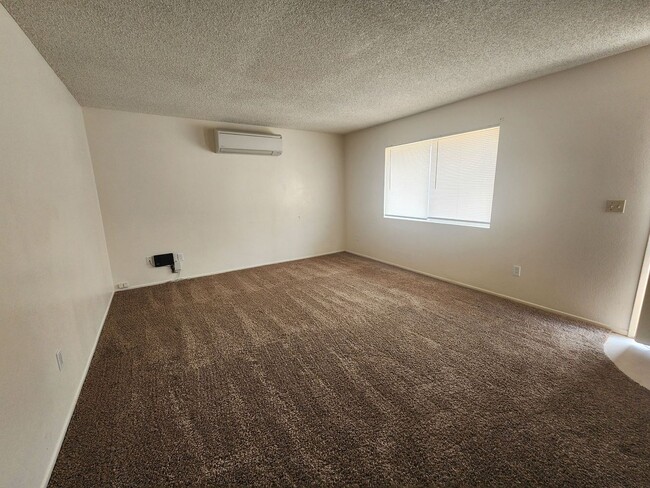 Building Photo - Corner Lot 2 Bedroom w/ 2 Car Garage