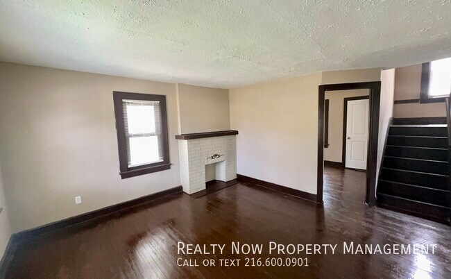 Building Photo - 11100 Lincoln Ave