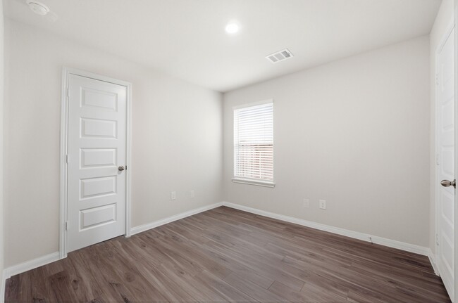 Building Photo - 14107 Balcones Fault Ct