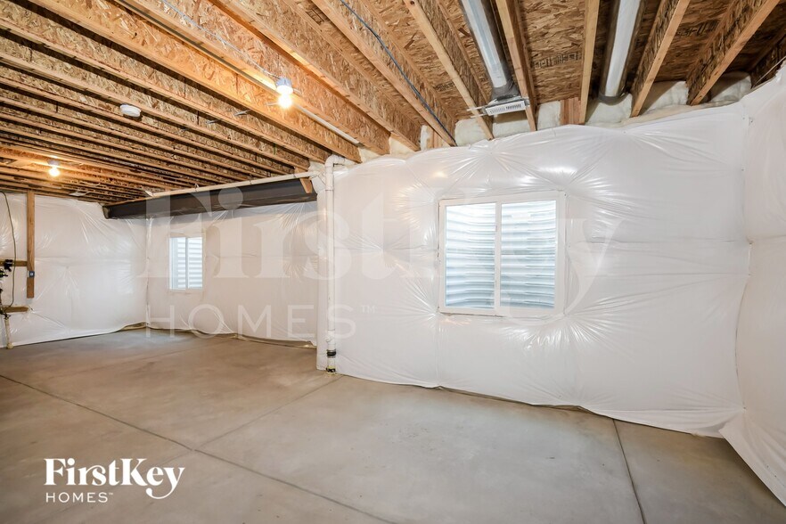 Building Photo - 10995 Uvalda St