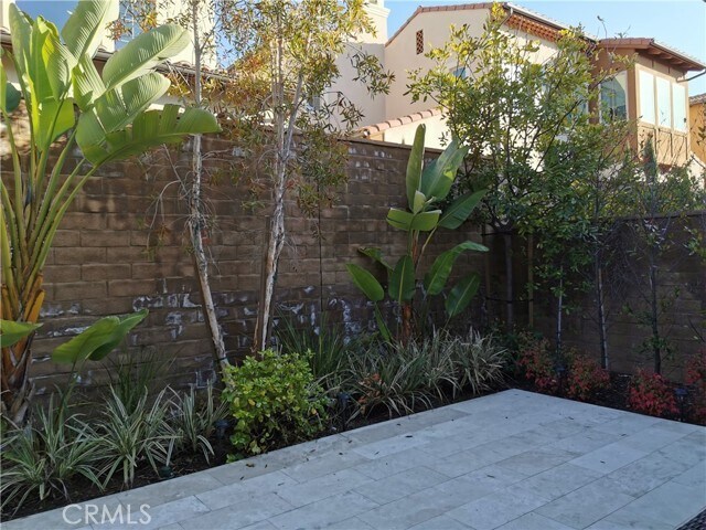 Building Photo - 16 Branding Iron