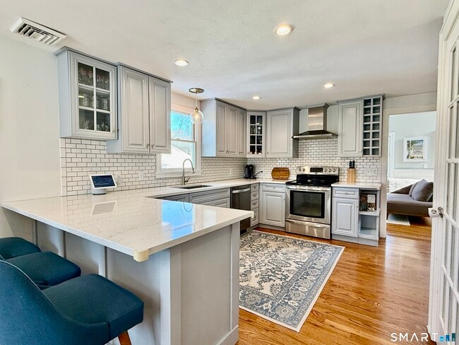 Building Photo - 23 Sleepyhollow Dr