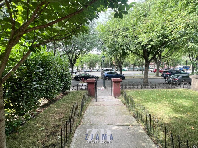 Building Photo - Eastern Parkway