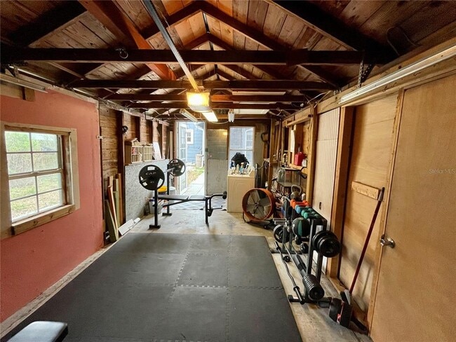 Building Photo - 2120 8th Ave W