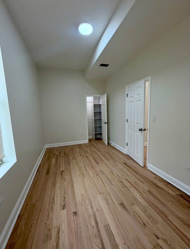 Building Photo - 2638 W Adams St