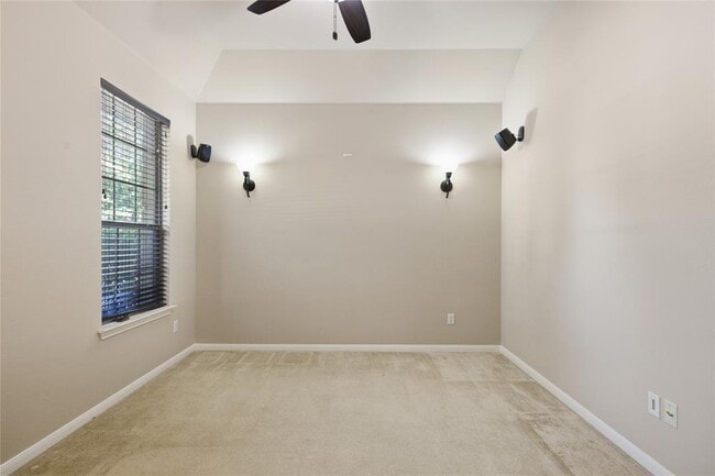 Building Photo - 216 Great Cir Cove