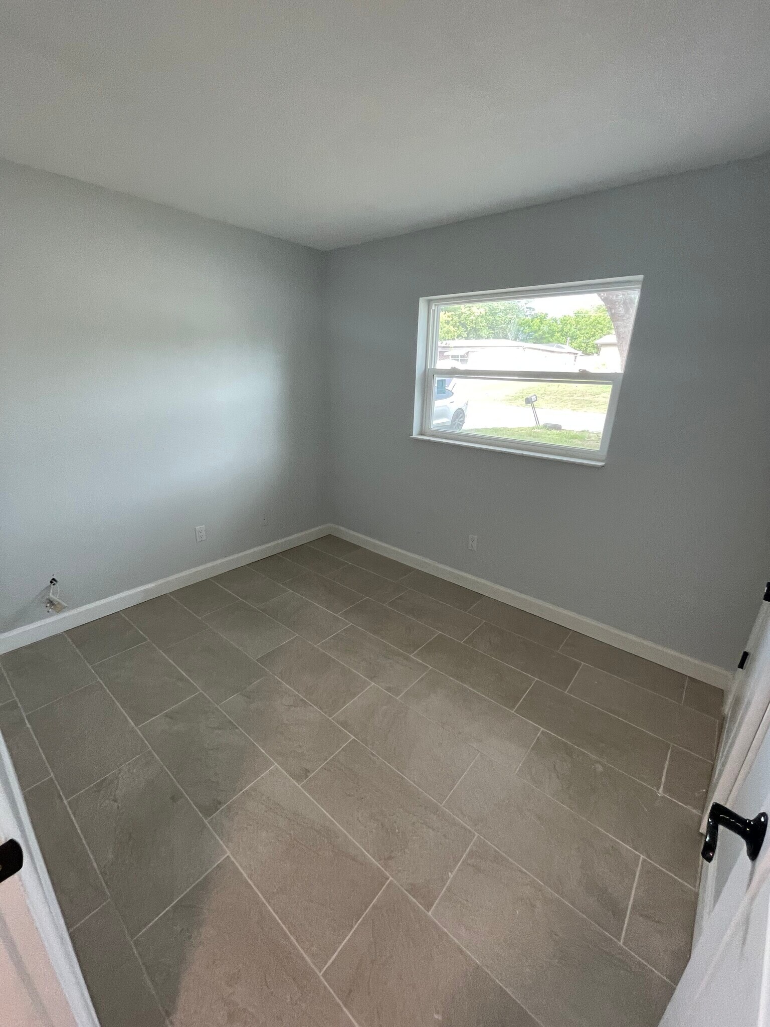 Building Photo - 482 Oakwood Dr