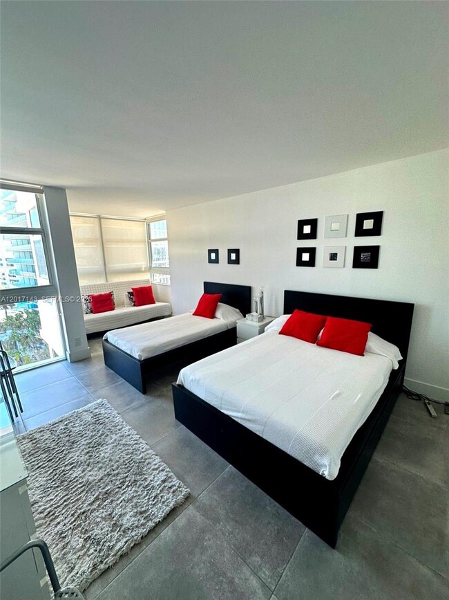 Building Photo - 1370 S Ocean Blvd