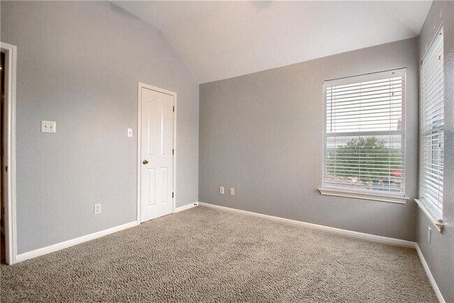Building Photo - 3003 Cashell Wood Dr